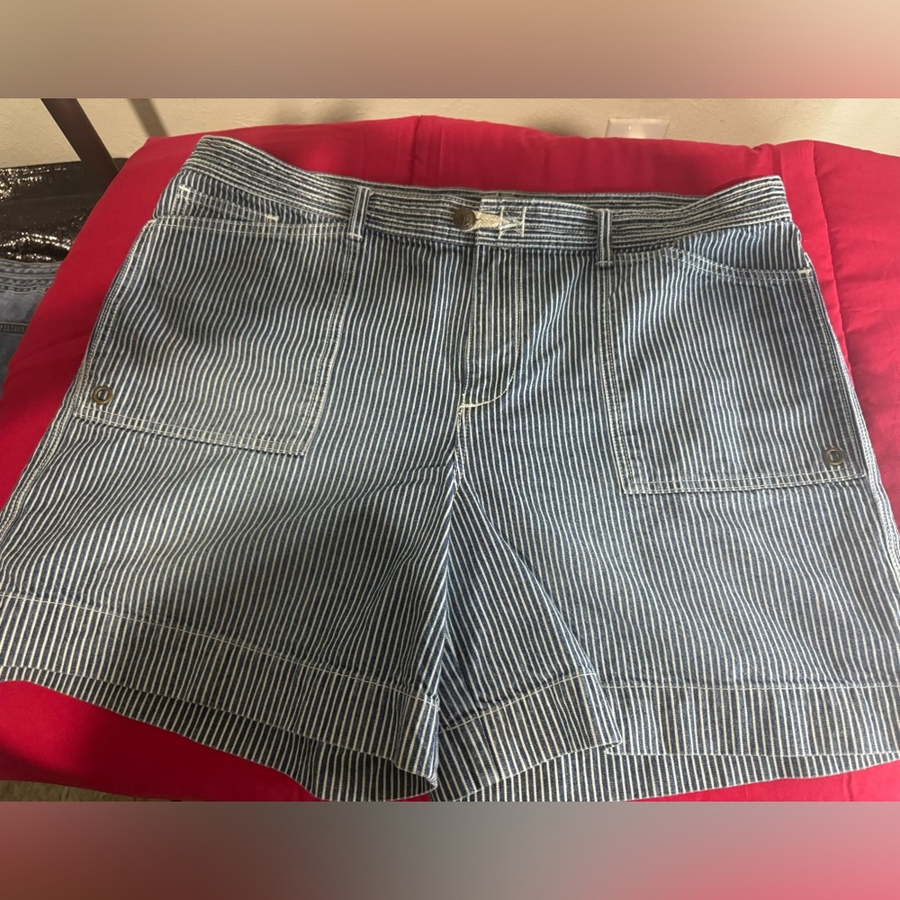 RALPH LAUREN LRL LAUREN JEANS CO. WHITE/BLUE STRIPED SHORTS WOMENS SIZE 16